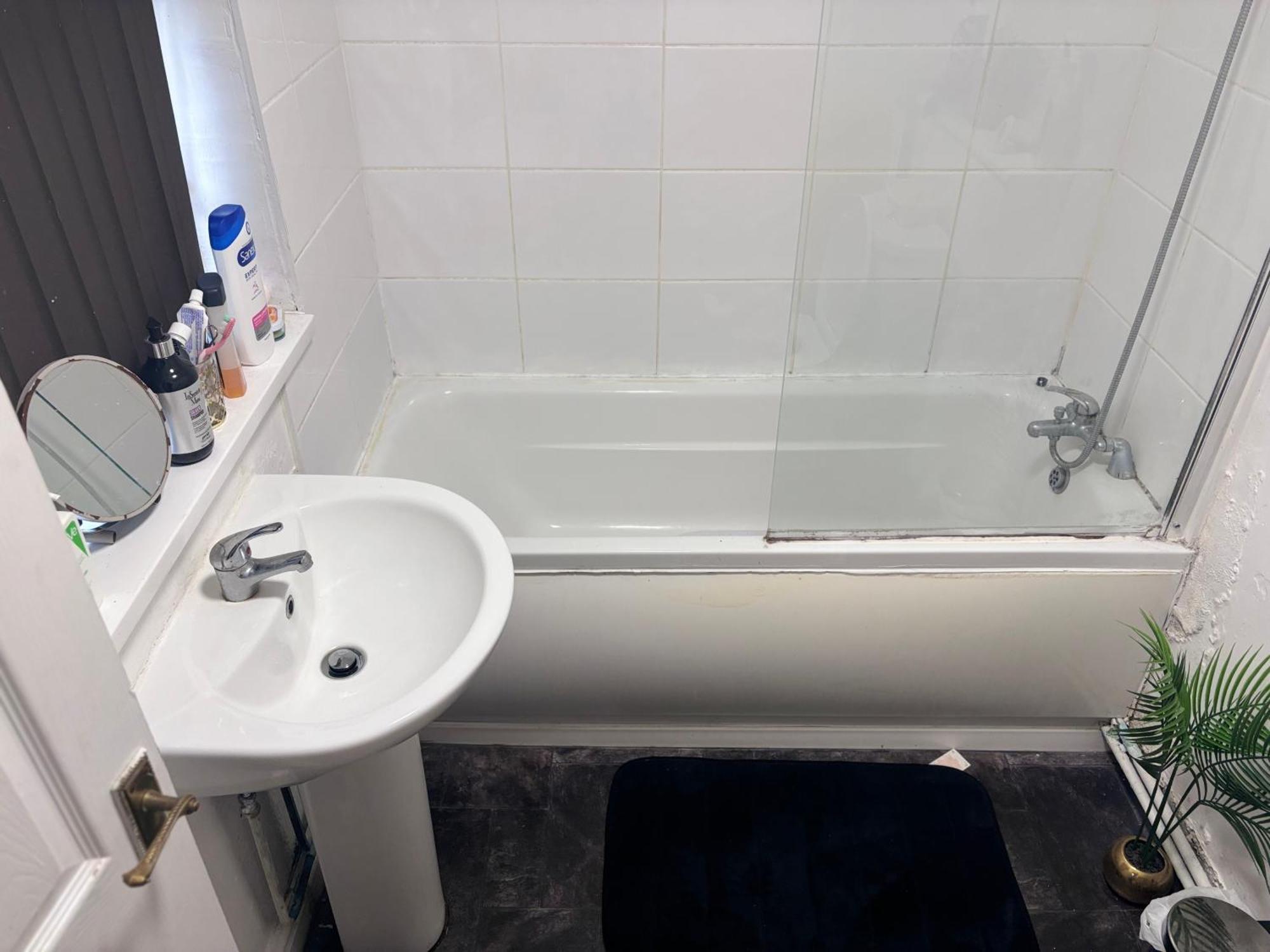 Lovely Room Within 5 Mins Walk To Stoke Train Station With Double And Single Room Extérieur photo