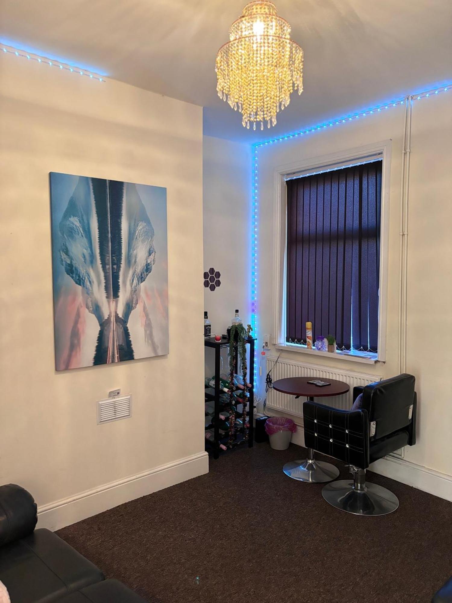 Lovely Room Within 5 Mins Walk To Stoke Train Station With Double And Single Room Extérieur photo